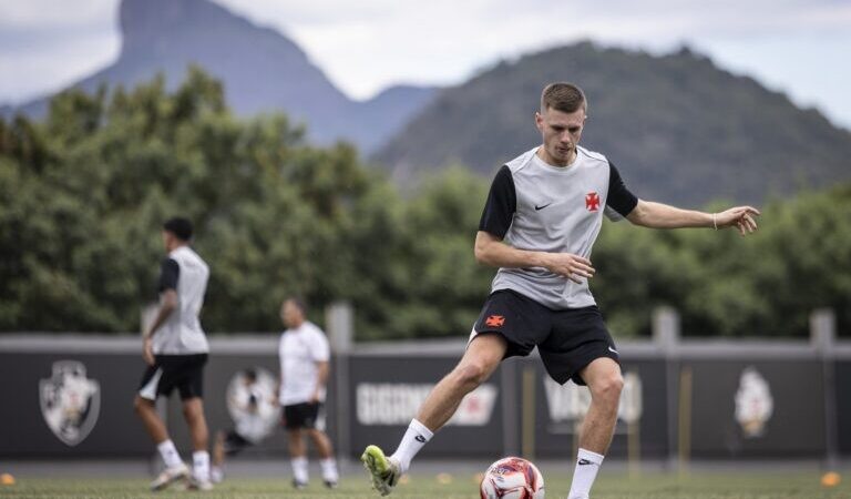 Com retorno de atletas emprestados, primeira parte do elenco do Vasco se reapresenta; veja lista