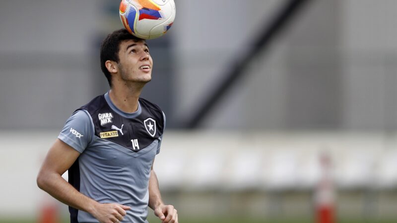 Volta Redonda acerta com lateral-esquerdo Jean Victor, ex-Botafogo e Cruzeiro