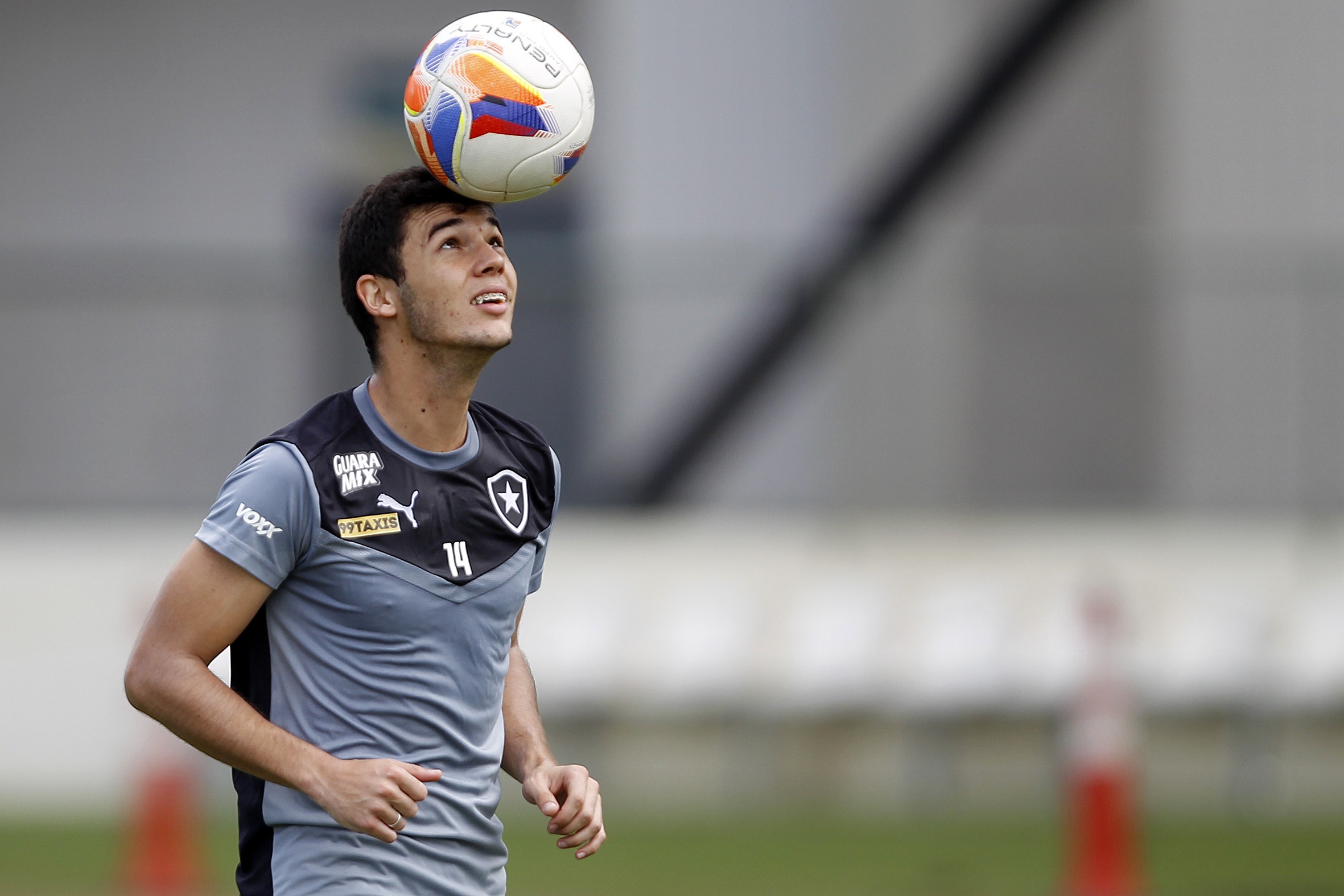 Volta Redonda acerta com lateral-esquerdo Jean Victor, ex-Botafogo e Cruzeiro