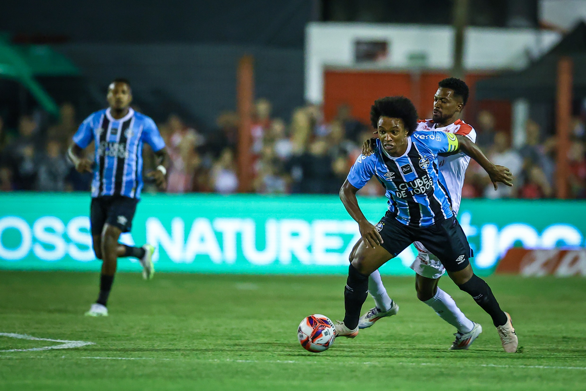 Análise: Grêmio mostra em vitória que ainda precisa aprender a tirar mais de Willian