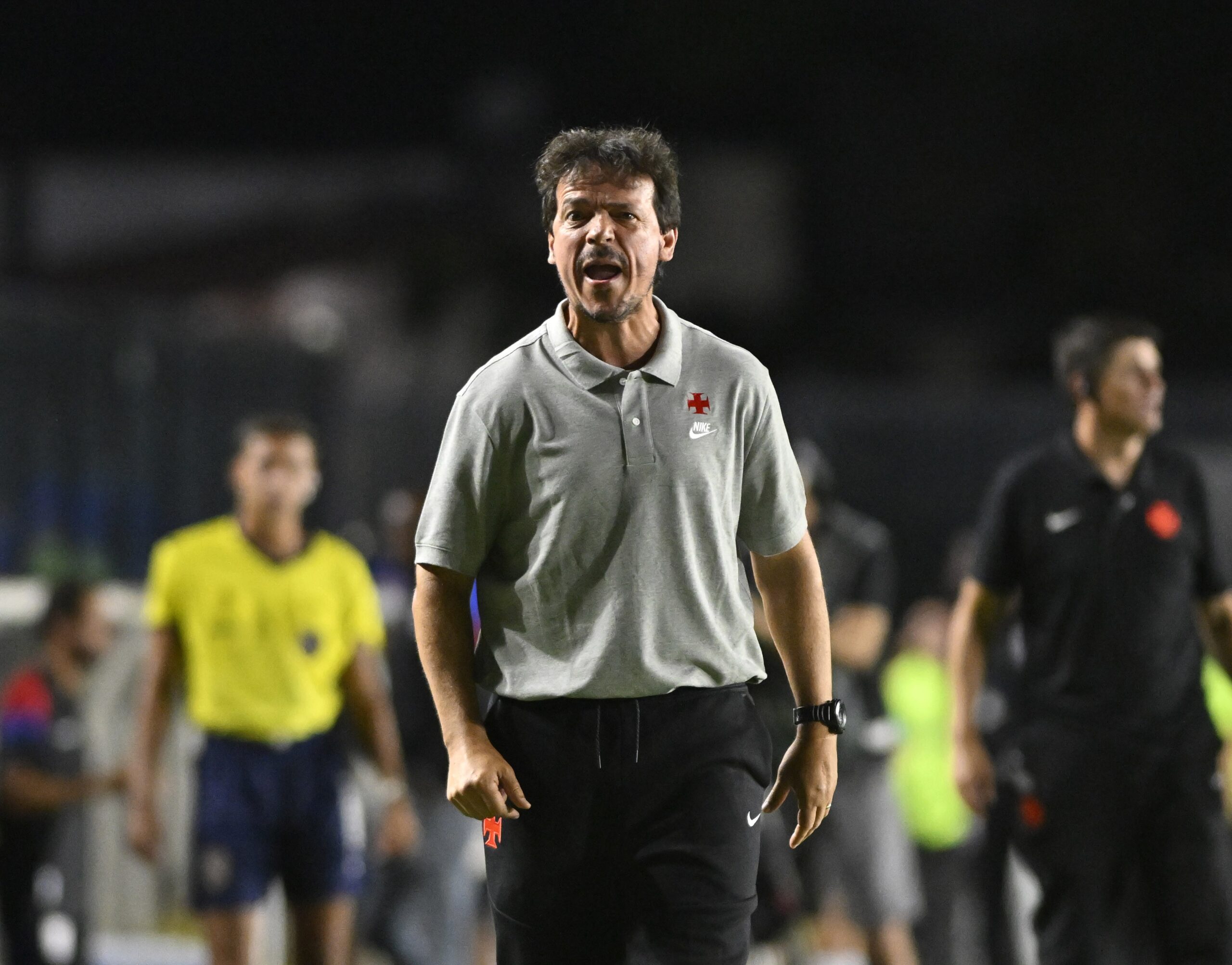 Diniz destaca boa atuação do Vasco no primeiro jogo do ano, apesar de “alguns vacilos”