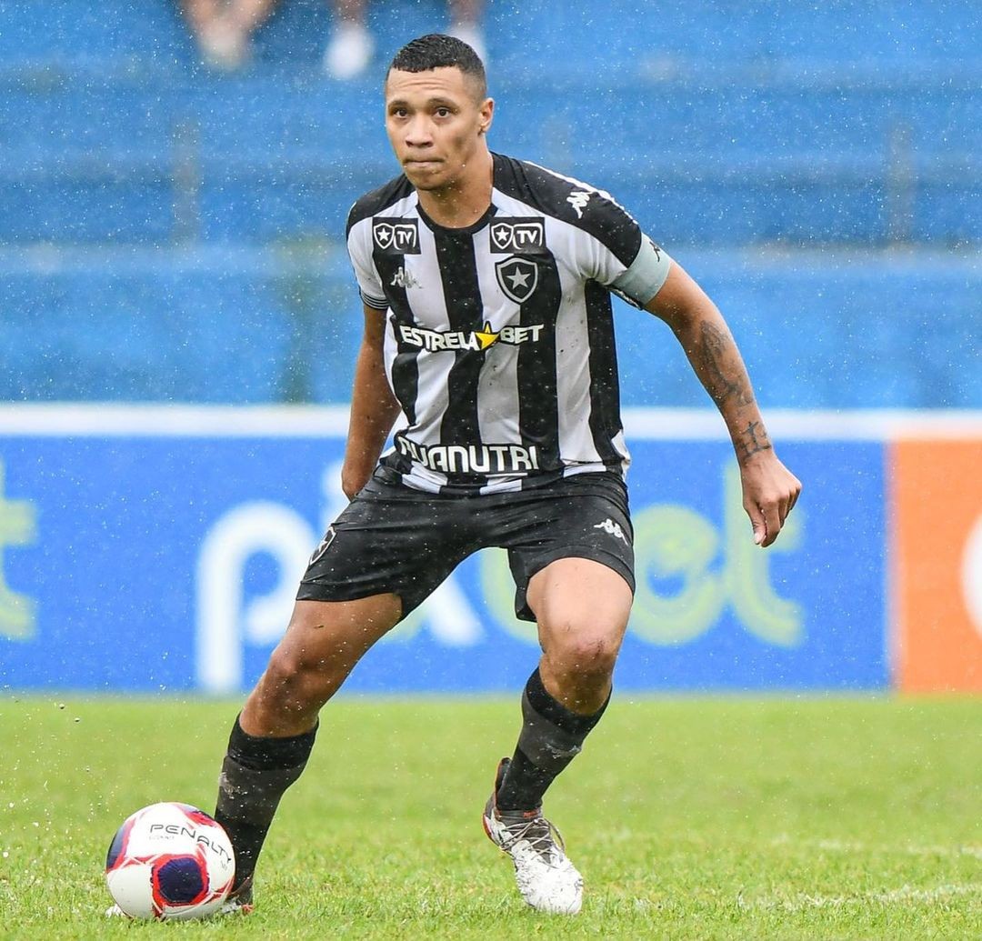 Ecus acerta com o zagueiro Ewerton Porto para o Paulista da Série A4