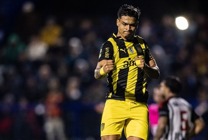 Grêmio paga dívida com River Plate-URU por Arezo e evita novo transfer ban