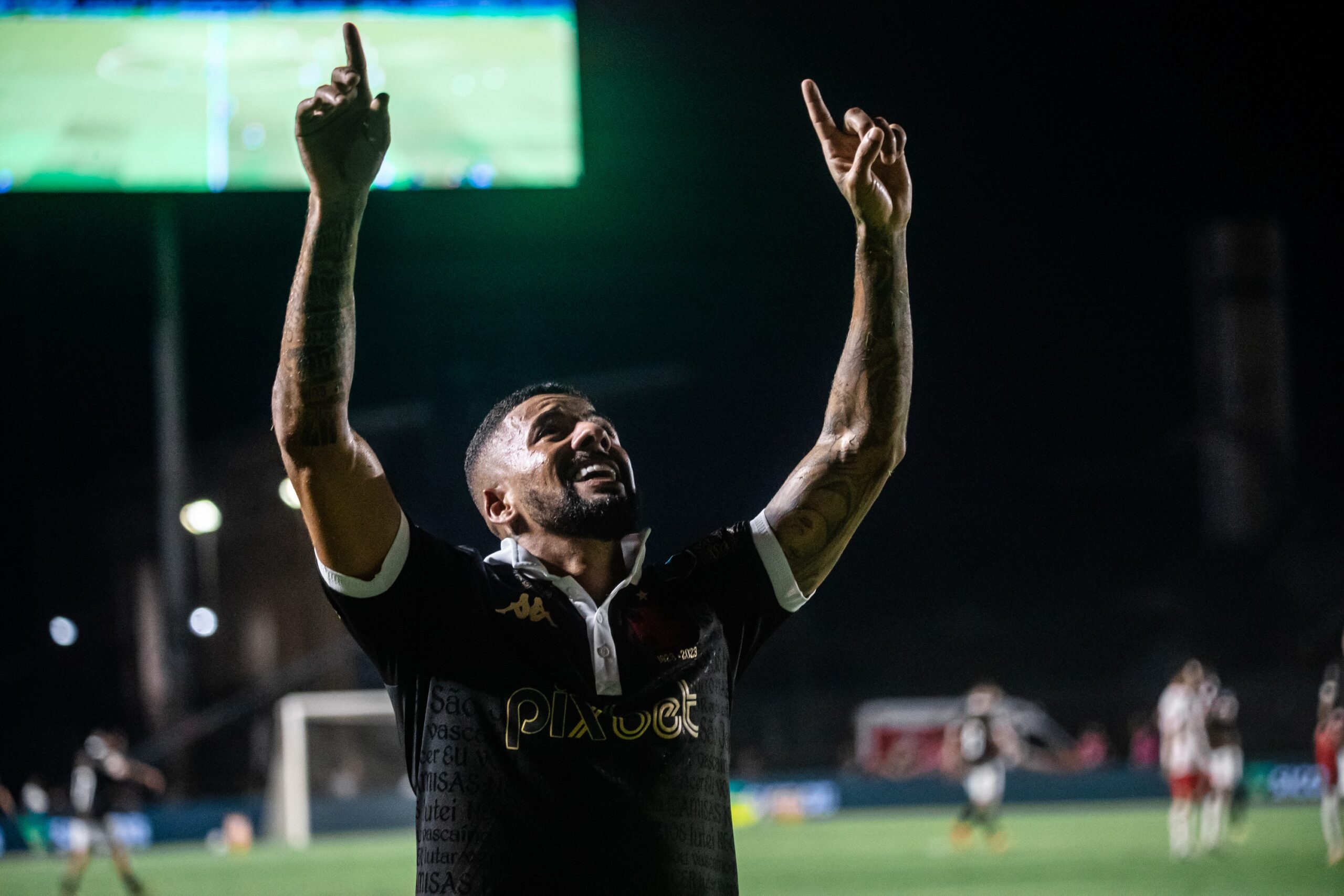 Paulinho Paula se despede do Vasco e diz que realizou sonho da família: “Meu clube de infância”