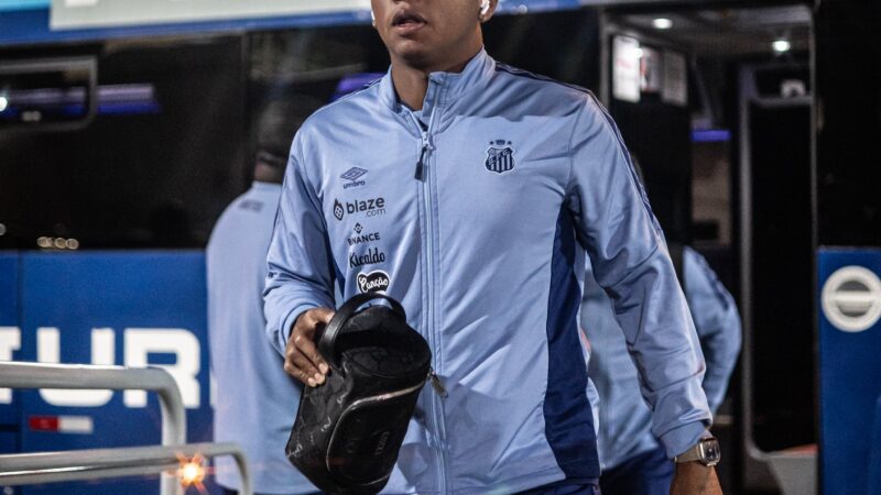 Morelos tem situação indefinida no Santos; dívida faz clube temer rescisão