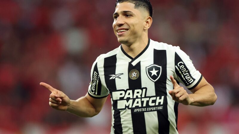 Entenda como o Fluminense pensa em utilizar Savarino no time