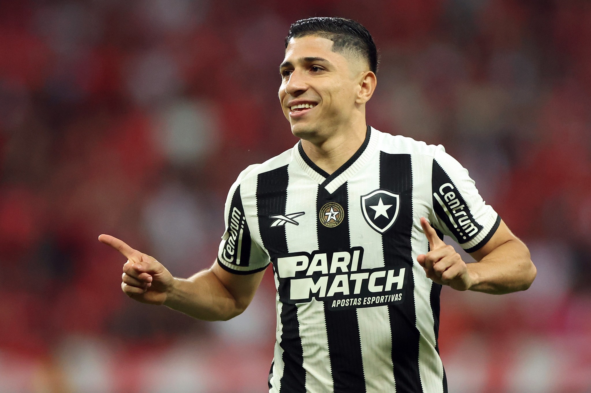 Entenda como o Fluminense pensa em utilizar Savarino no time