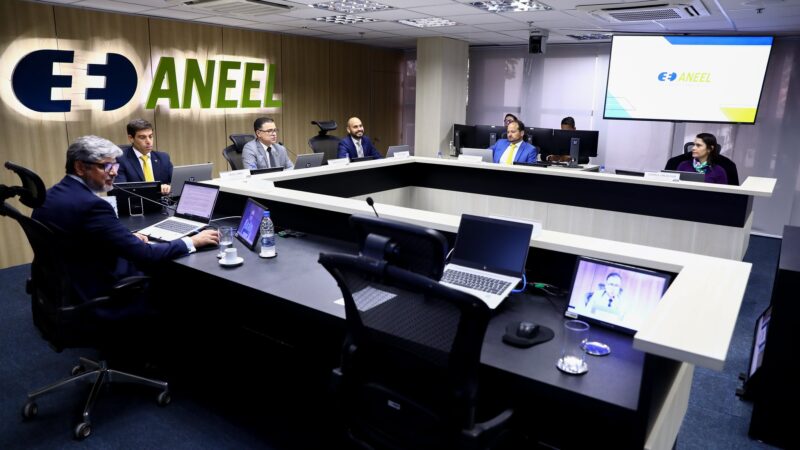 Aneel aumenta peso da satisfação dos consumidores no cálculo da tarifa de energia