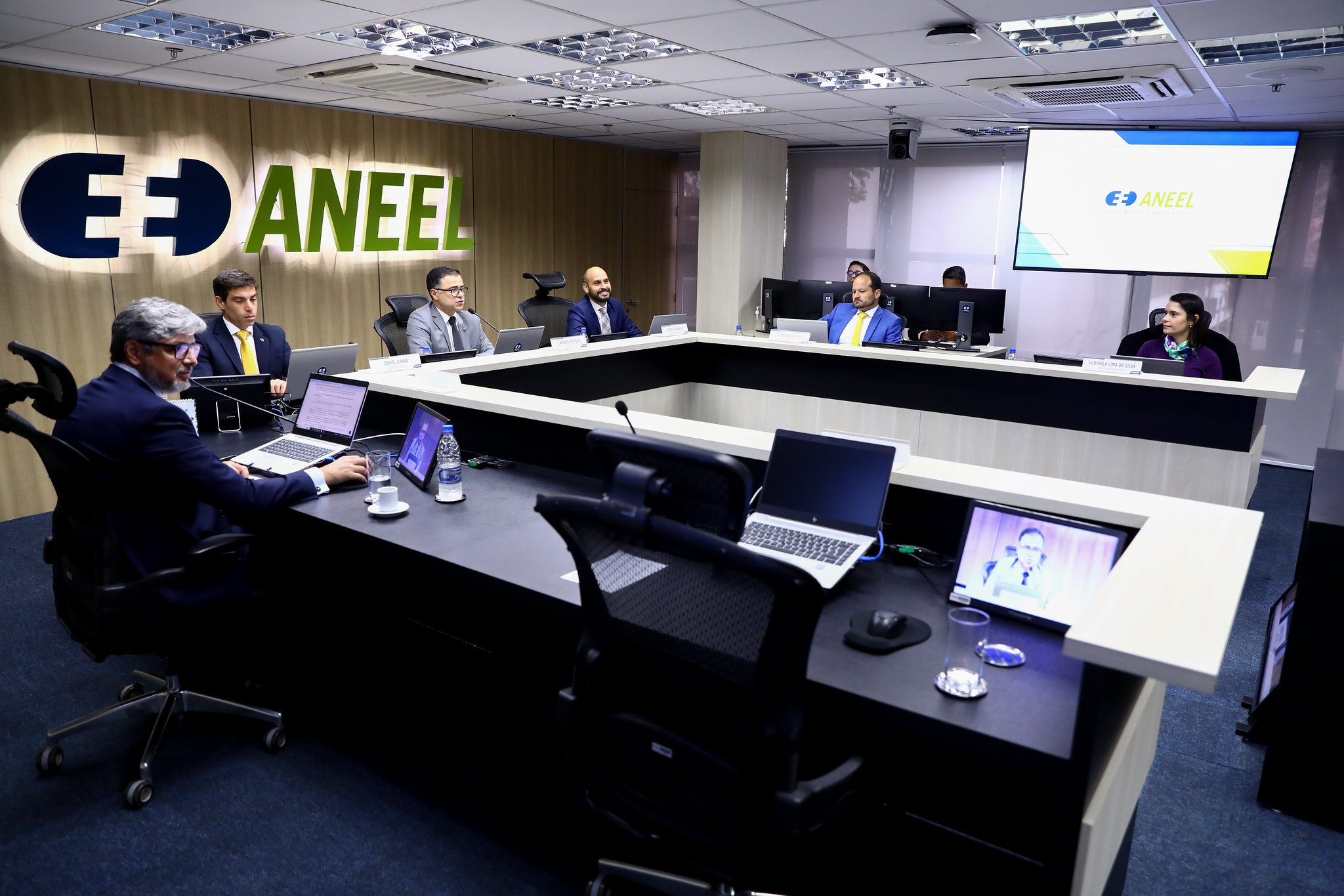 Aneel aumenta peso da satisfação dos consumidores no cálculo da tarifa de energia