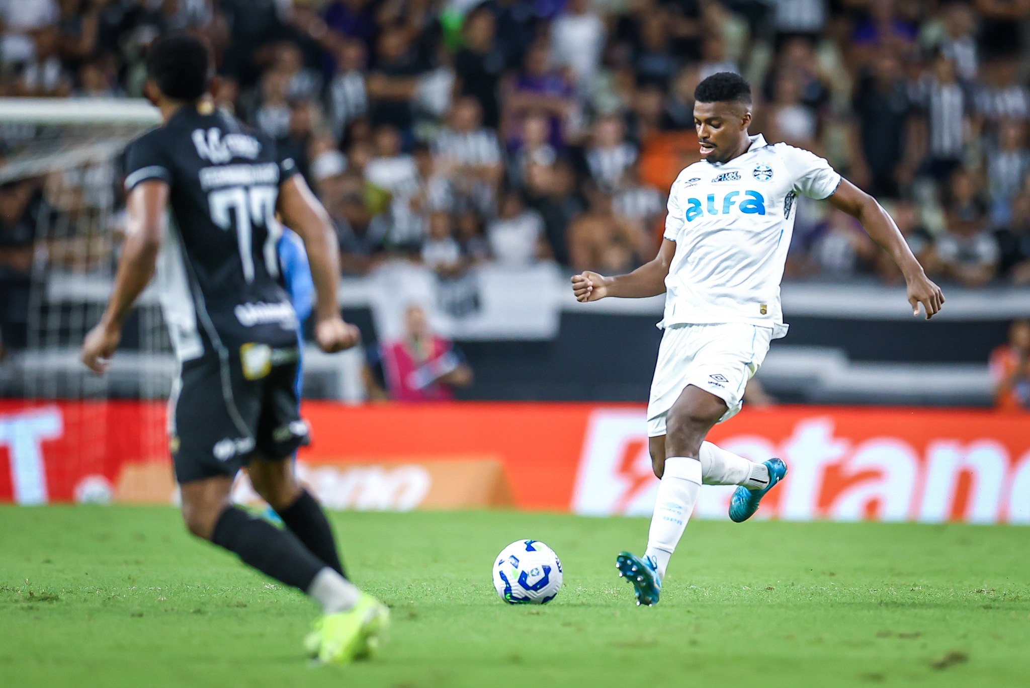 Fora dos planos, Jemerson não joga mais pelo Grêmio