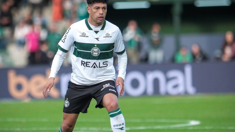 Filipe Machado renova com o Vitória e vai defender o Goiás por empréstimo