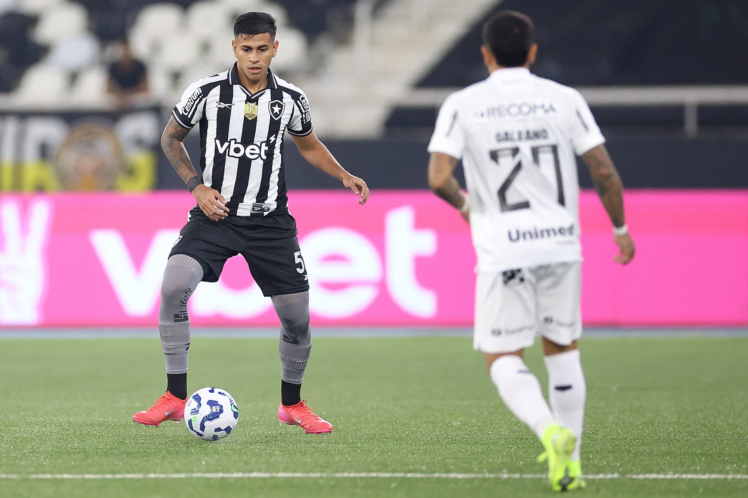 Torino apresenta nova proposta pelo piauiense David Ricardo, mas Botafogo recusa