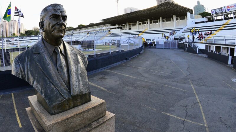 Ponte Preta paga dívidas e aguarda liberação do transfer ban