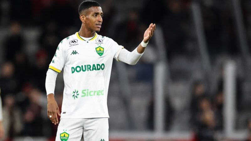 Cuiabá empresta meia Max ao Sport até o fim de 2026