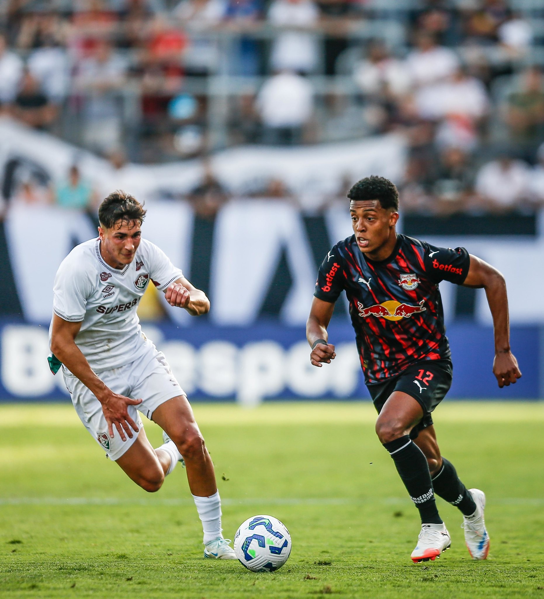 Vanderlan passa por procedimento neurocirúrgico e desfalca Bragantino