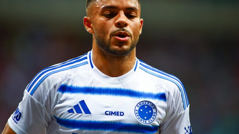 Reforço em 2025, atacante busca primeiro gol pelo Cruzeiro e se aproxima de um ano sem marcar
