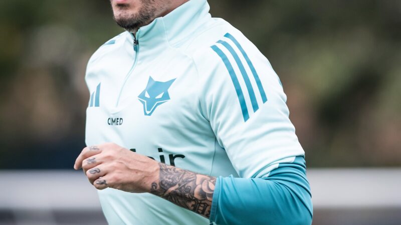 Cruzeiro alinha permanência de Fagner, que busca acordo com o Corinthians para saída