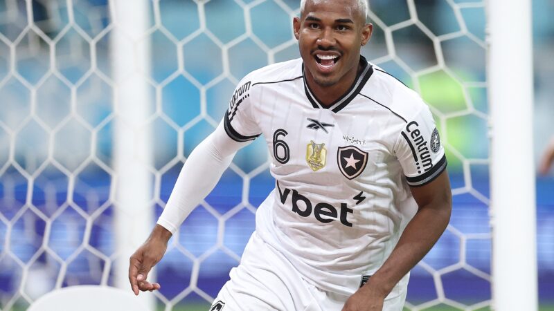 Botafogo tem Cuiabano no radar, e Forest traça plano físico para o lateral; entenda cenário