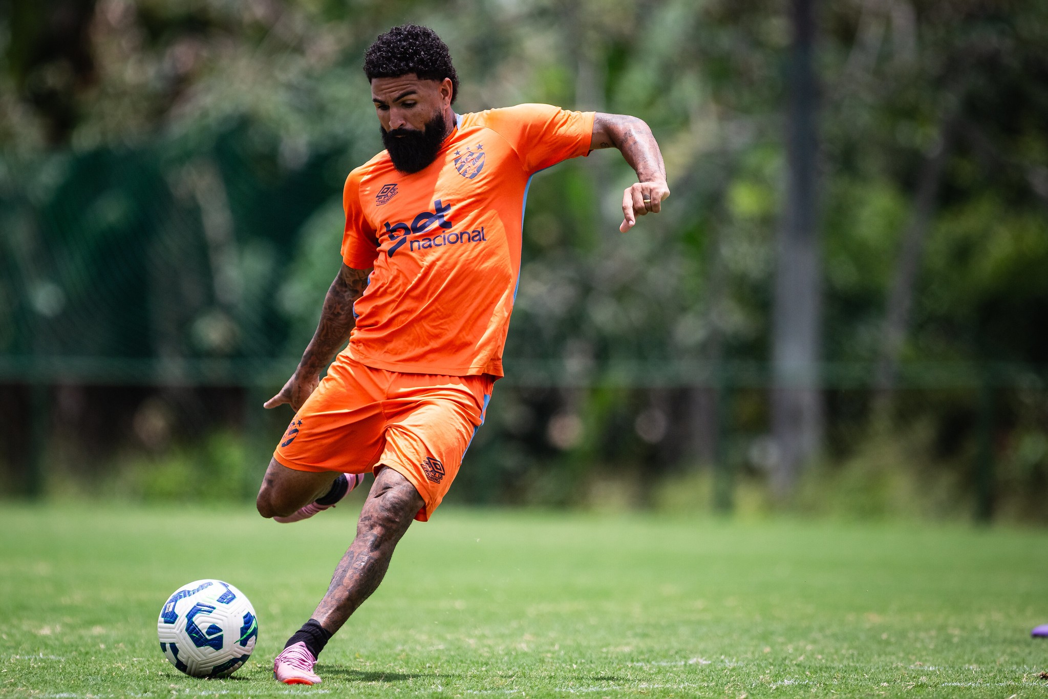 Romarinho treinará sozinho e separado do elenco do Sport