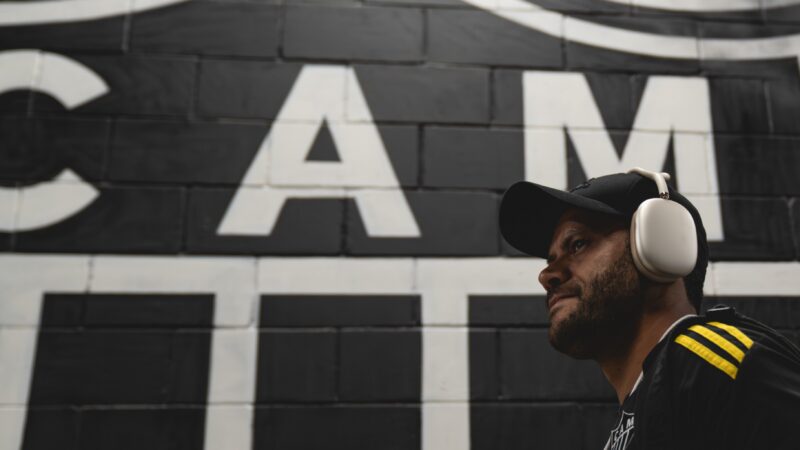 Atlético-MG e Hulk adiam definição sobre futuro do atacante no clube