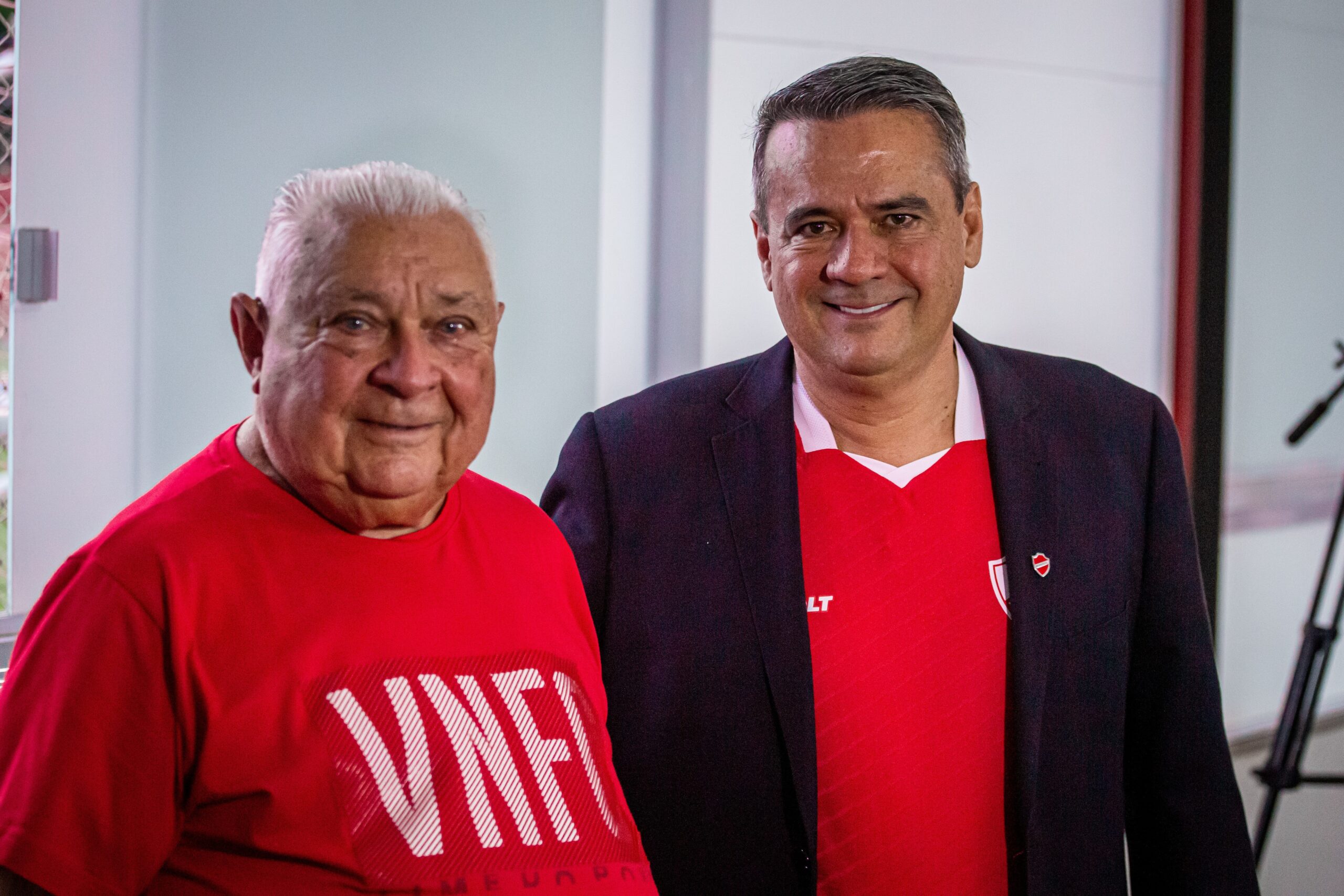 De pai para filho: paixão pelo Vila Nova atravessa gerações de dirigentes