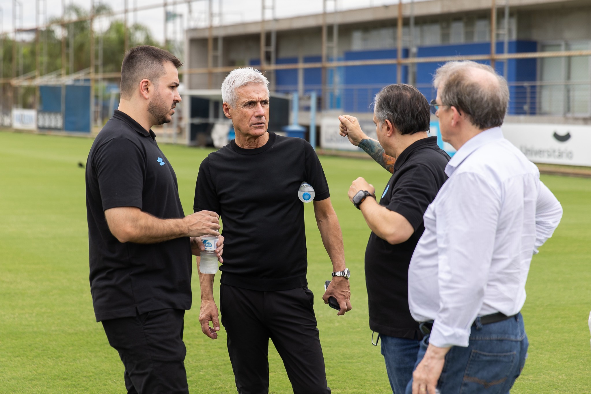 Reforços da base, Gre-Nal e estreia no Brasileirão: o calendário do Grêmio no primeiro mês do ano