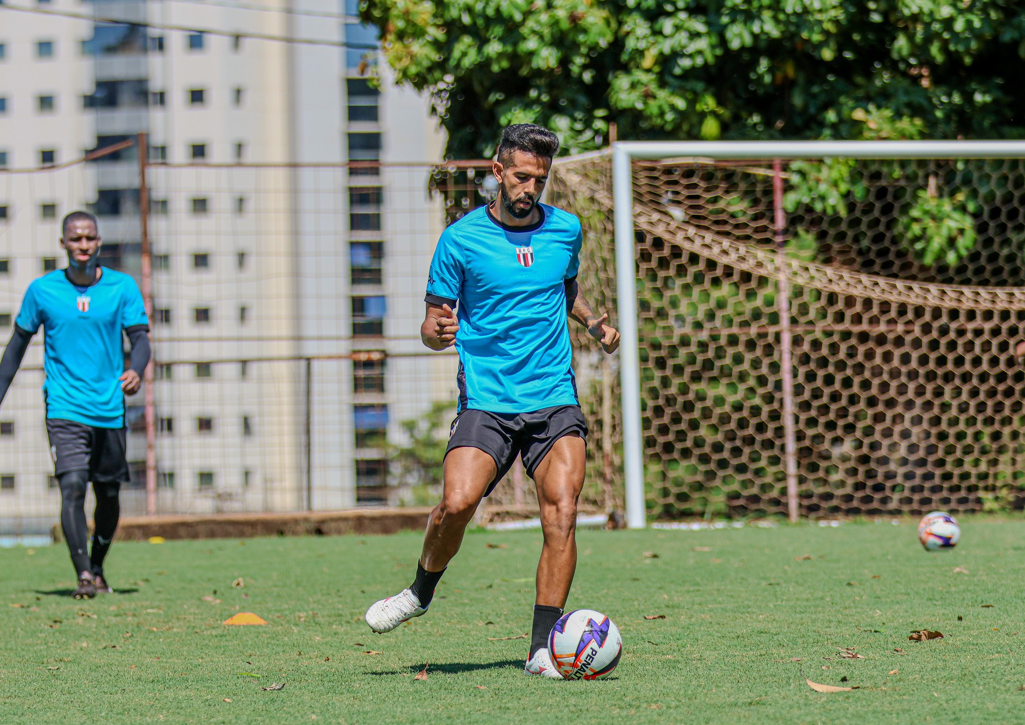 Jonathan tem trauma no pé, mas pode voltar ao Botafogo-SP contra Novorizontino