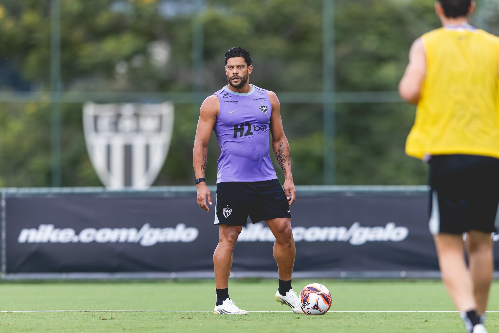 Atlético-MG e Hulk se reúnem para definir futuro do atacante no clube