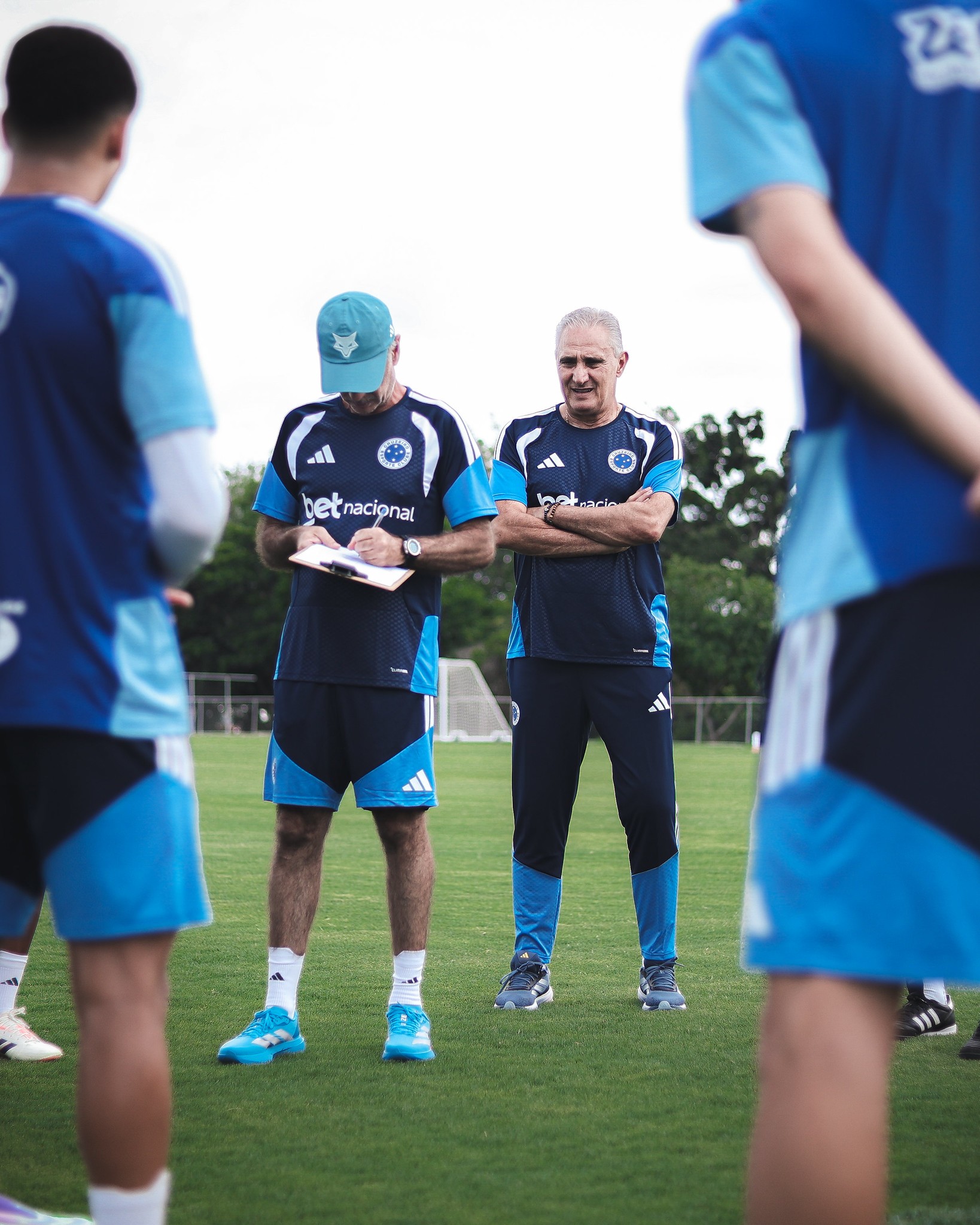 Quando os titulares do Cruzeiro estreiam em 2026? Veja os planos de Tite