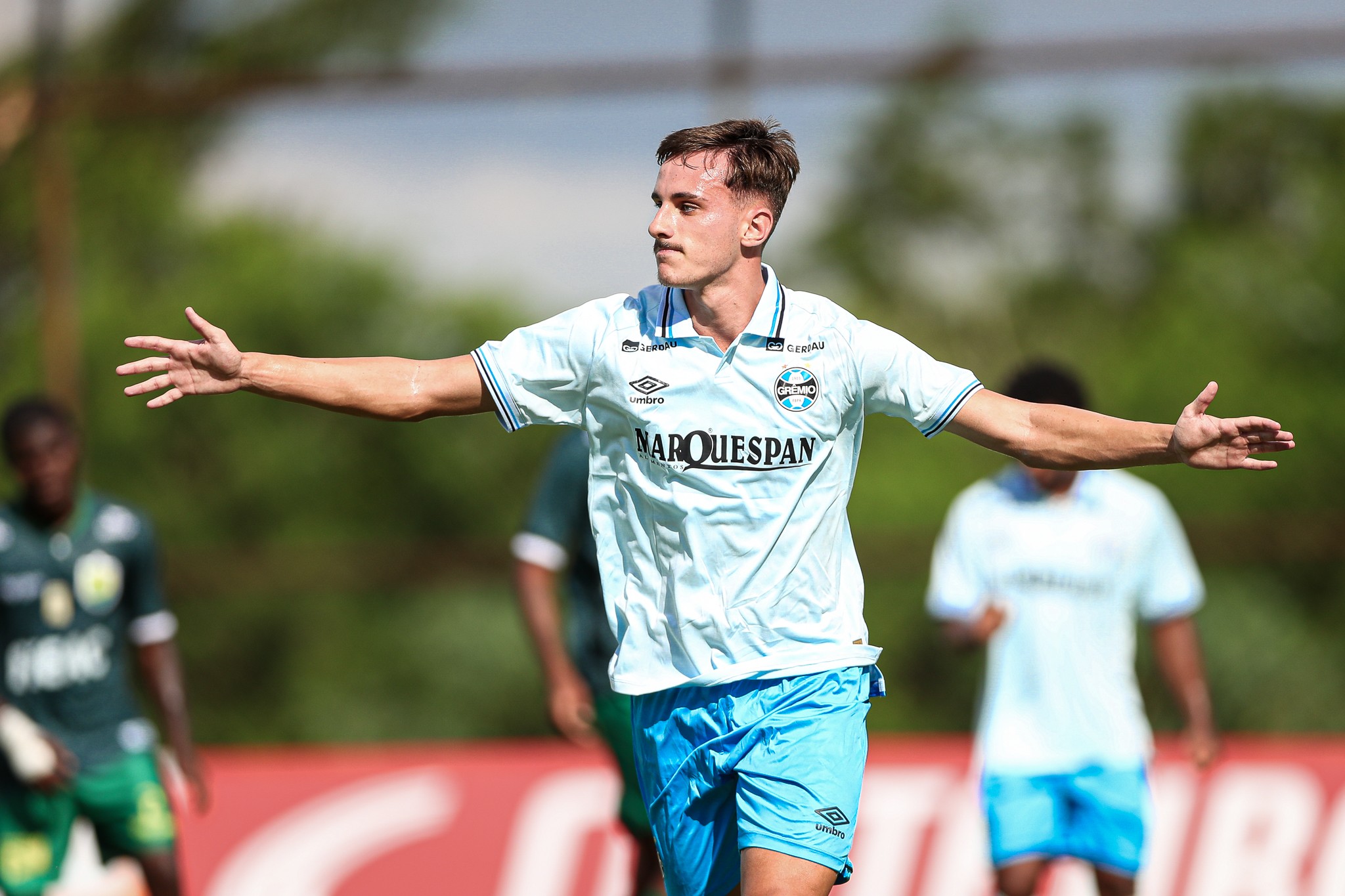 Quem é Zortéa, volante do Grêmio que o Flamengo tem interesse