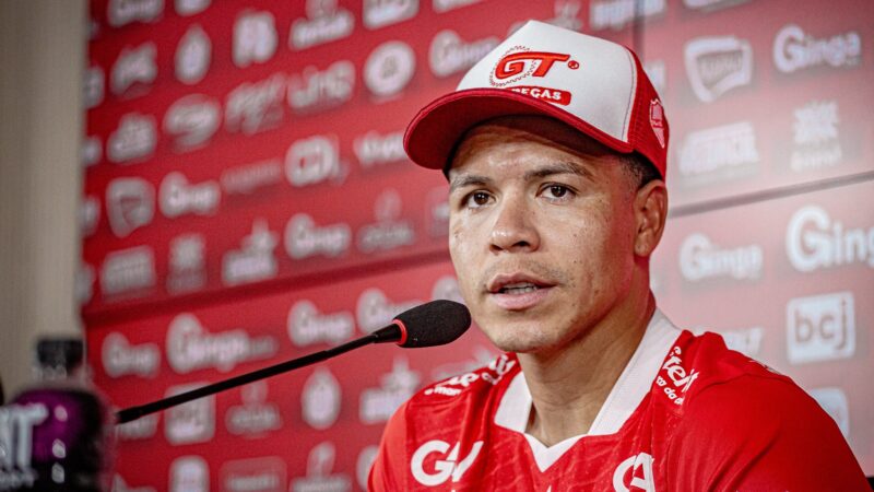 Marquinhos Gabriel promete agregar qualidade e liderança ao Vila Nova