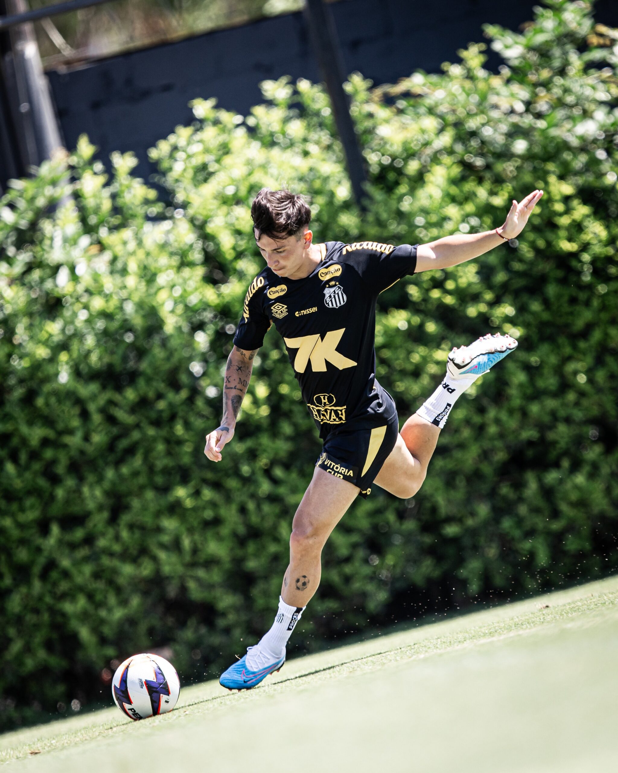 Briga pela Copa e valorização: por que o Santos decidiu dar chance a Miguelito em 2026