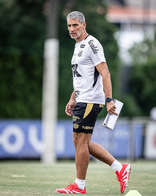 Santos x Novorizontino: Vojvoda corta Brahimi e relaciona garotos da base