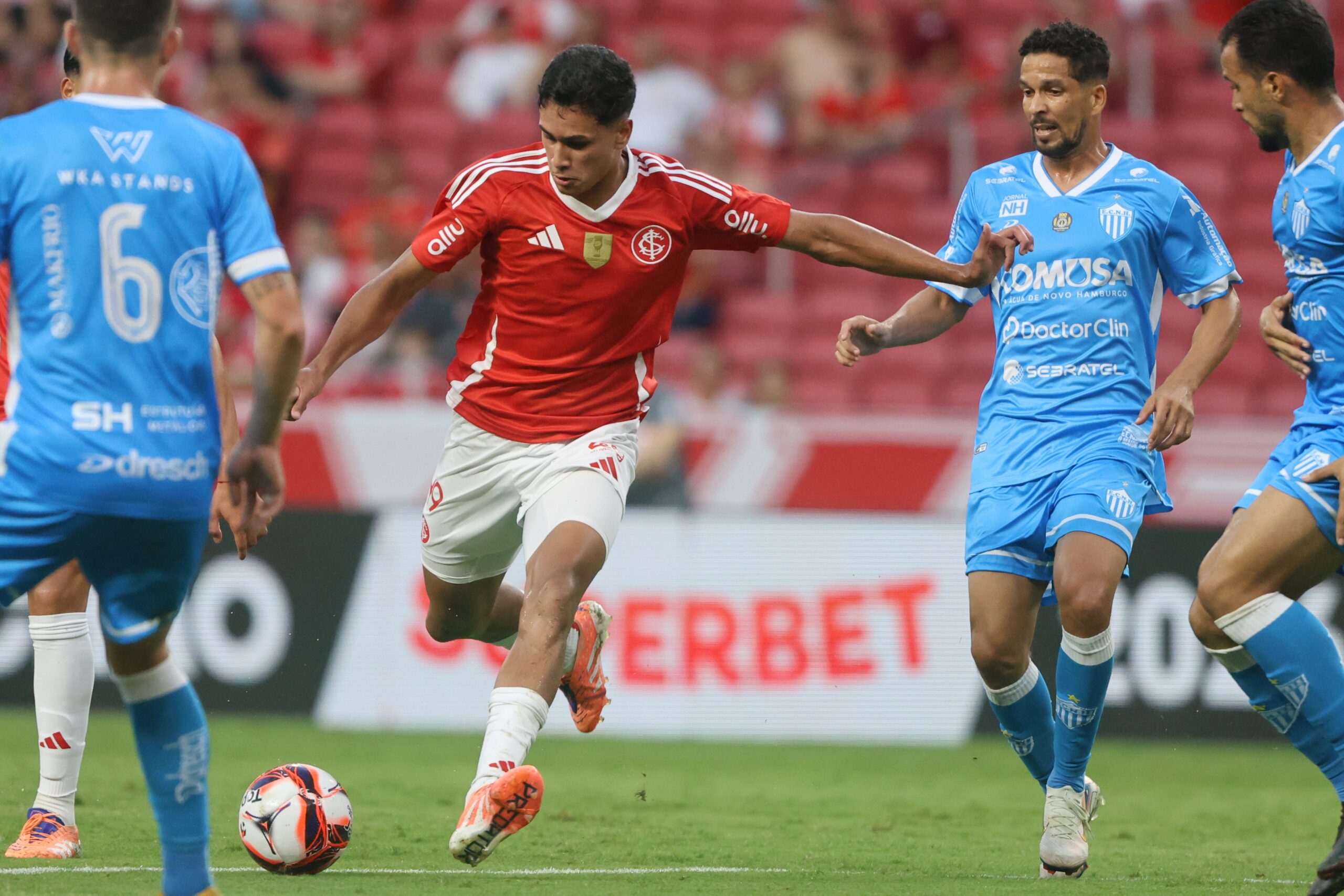 Inter renova contratos com duas promessas da base; veja detalhes