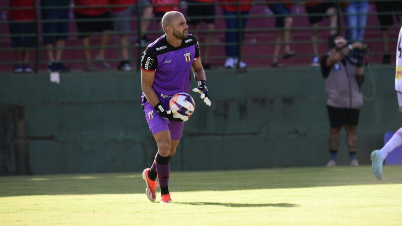 Victor Souza pede Botafogo-SP atento, mesmo com chance de Palmeiras misto