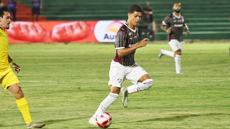 Júlio Fidelis mantém crescente no Fluminense e reforça chance de brigar por posição em 2026