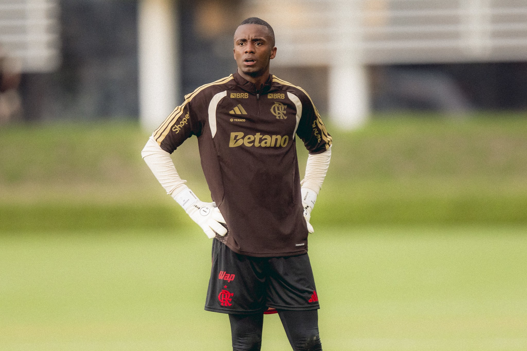 Andrew não é regularizado a tempo e está fora do Flamengo x Vasco