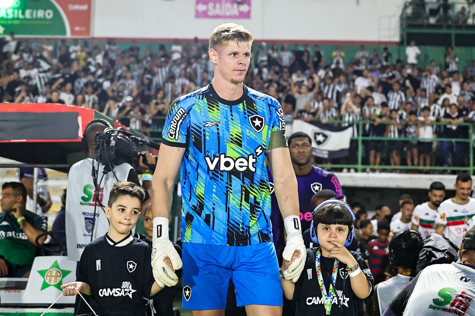 Raul aproveita chance rara no gol do Botafogo e se destaca em vitória comandada pelo sub-20