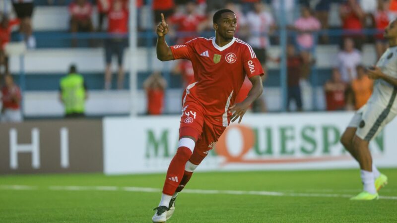 Irmãos do Inter decidem na Copinha e Gauchão no mesmo dia e emocionam mãe; conheça