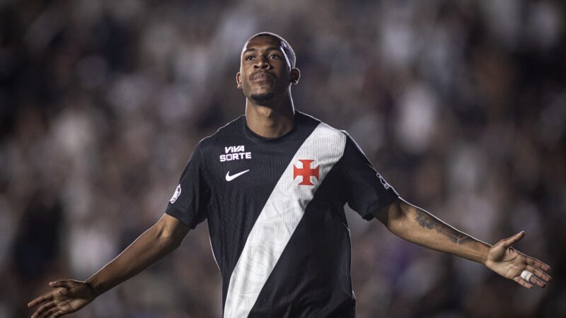 Vindas de Brenner e Hinestroza significam venda de Rayan? Entenda a situação do ataque do Vasco