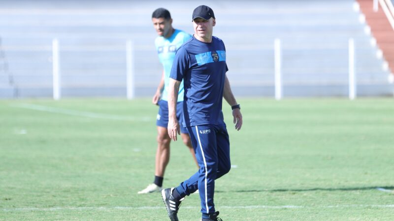 “Gosto de desafiar a parte tática”, diz Corrêa sobre evolução da Ferroviária na Série A2