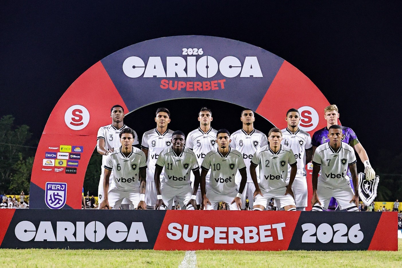 Atuações do Botafogo: Rogério leva vermelho bobo e é o pior em derrota para o Sampaio; dê suas notas