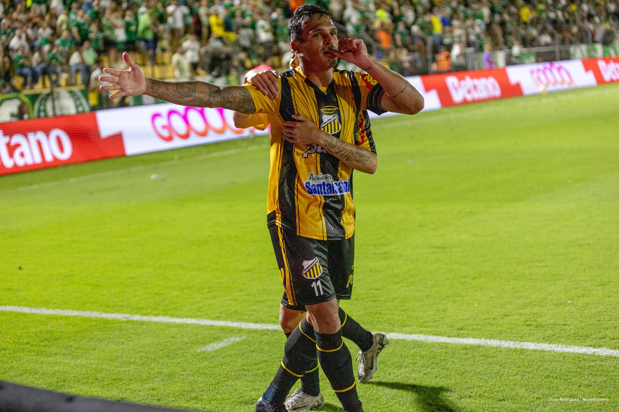 Algoz do Palmeiras, ex-São Paulo Robson se isola na artilharia do Paulistão