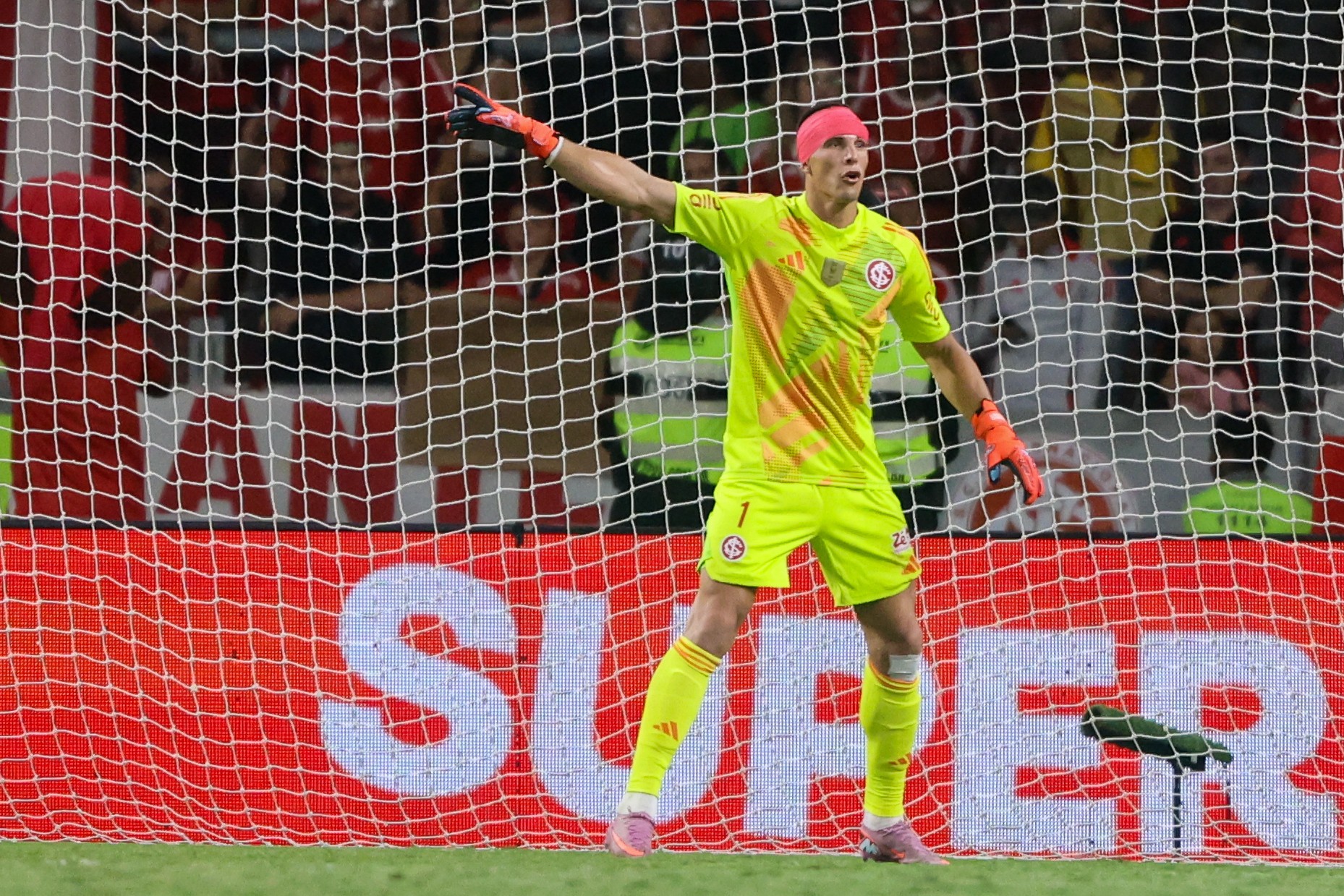 Contrato do Inter com Rochet tem gatilho de renovação por metas alcançadas