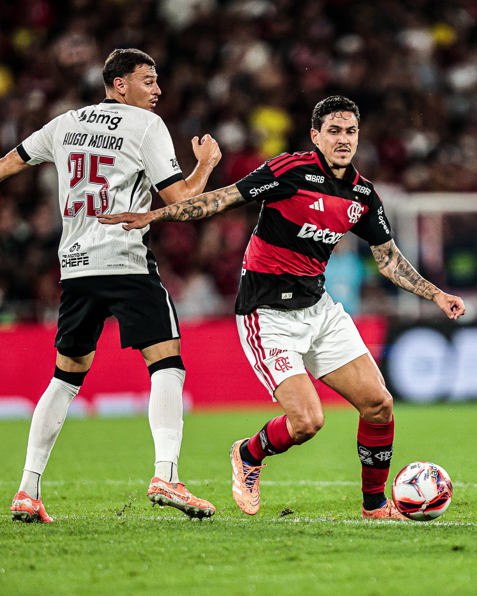 Flamengo deve ter carrasco do Fluminense como titular no clássico