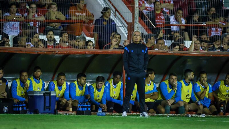 Luís Castro evita Gre-Nal e afirma que não há novas saídas definidas no Grêmio