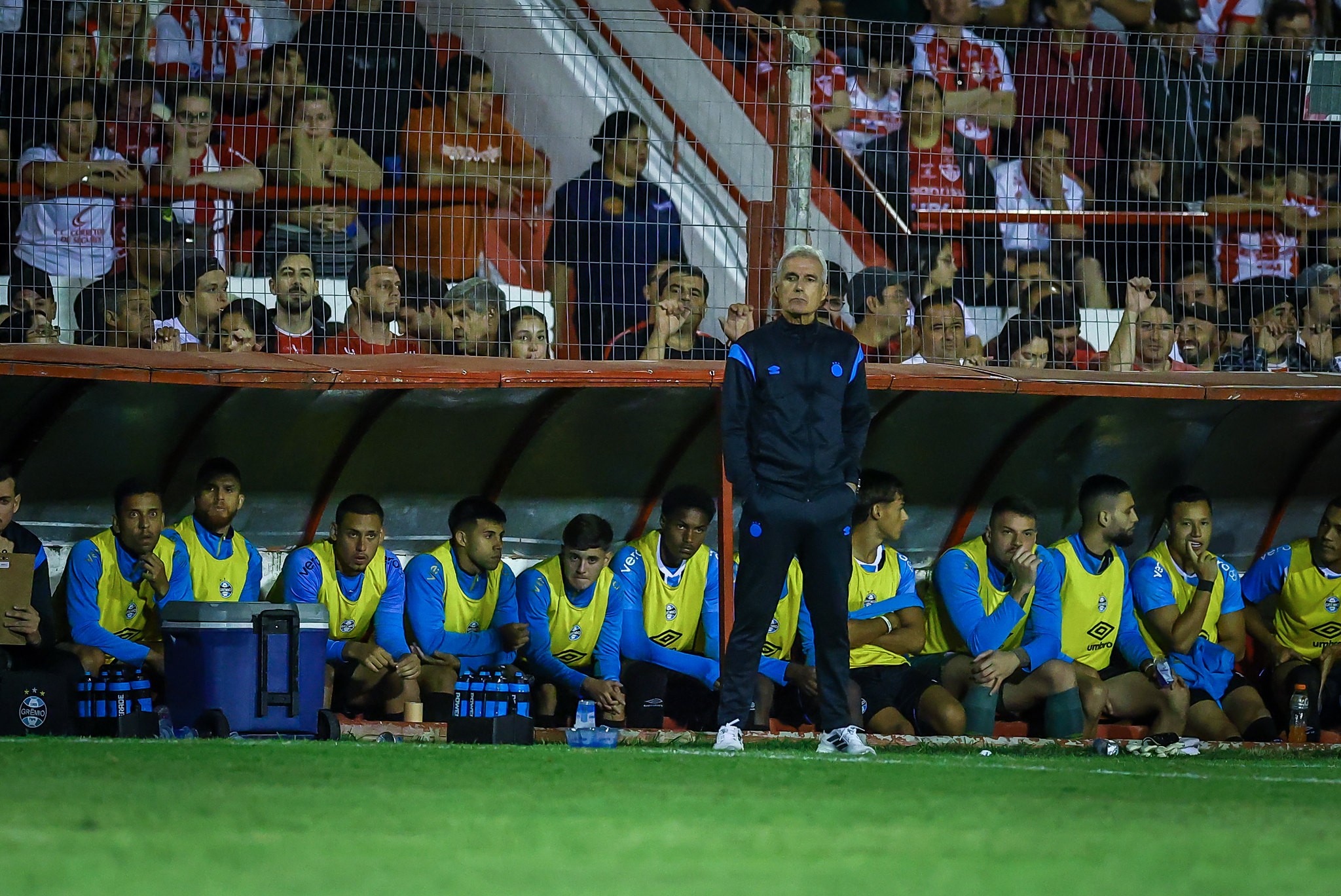 Luís Castro evita Gre-Nal e afirma que não há novas saídas definidas no Grêmio