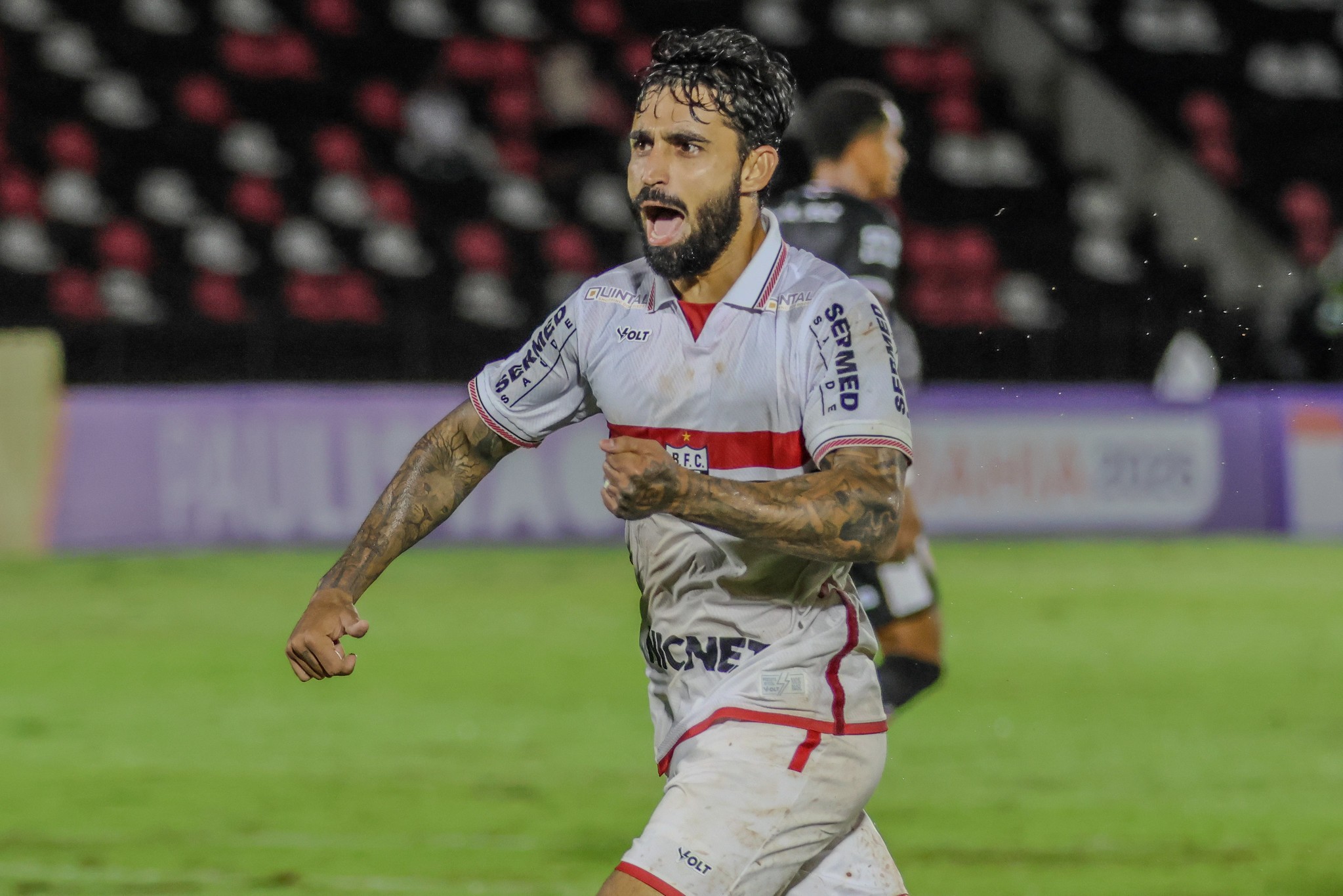 Brey se declara ao Botafogo-SP após gol em retorno ao Santa Cruz: “Porto seguro”