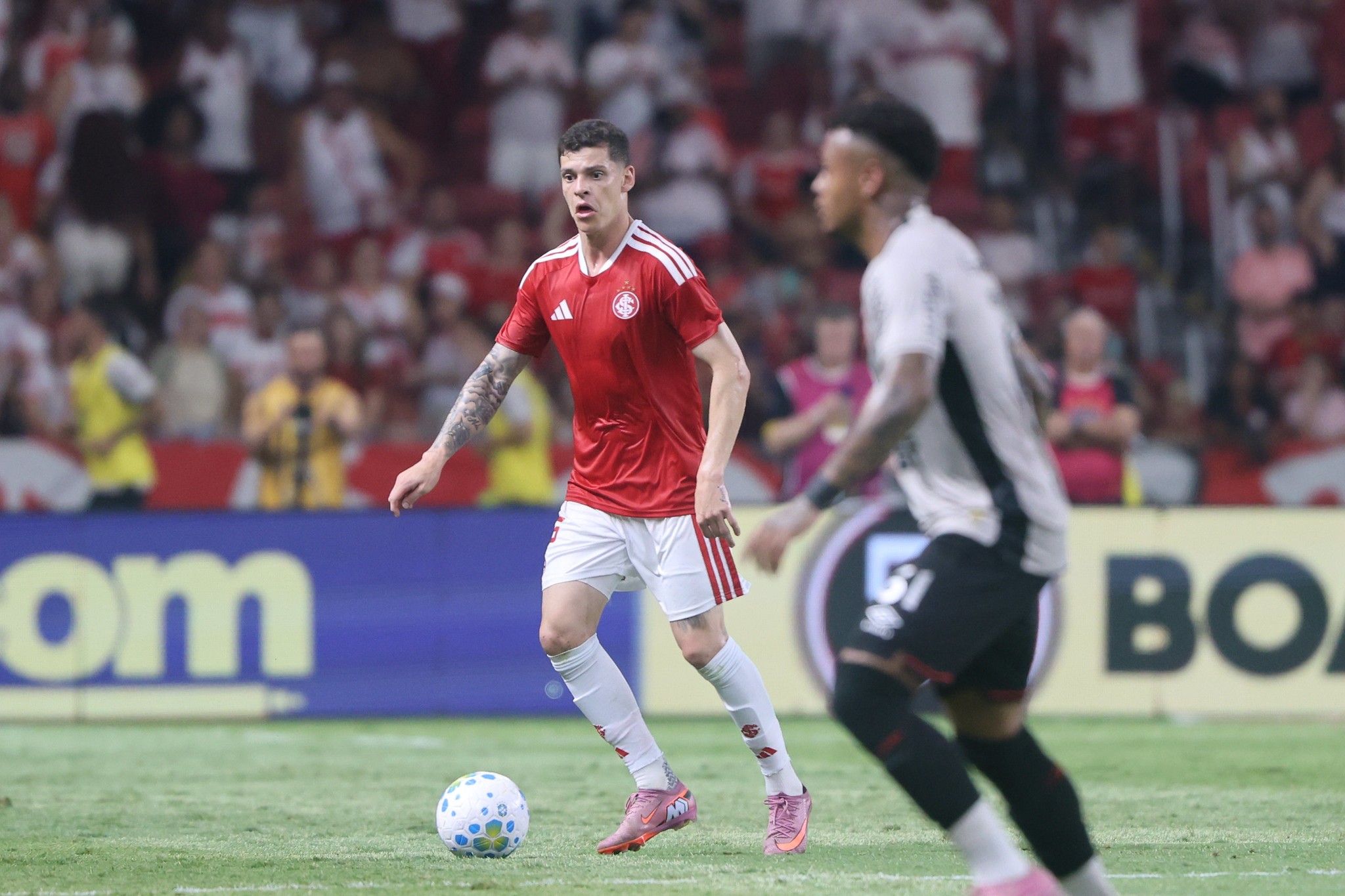 De preterido a valorizado, volante ganha espaço no Inter de Pezzolano