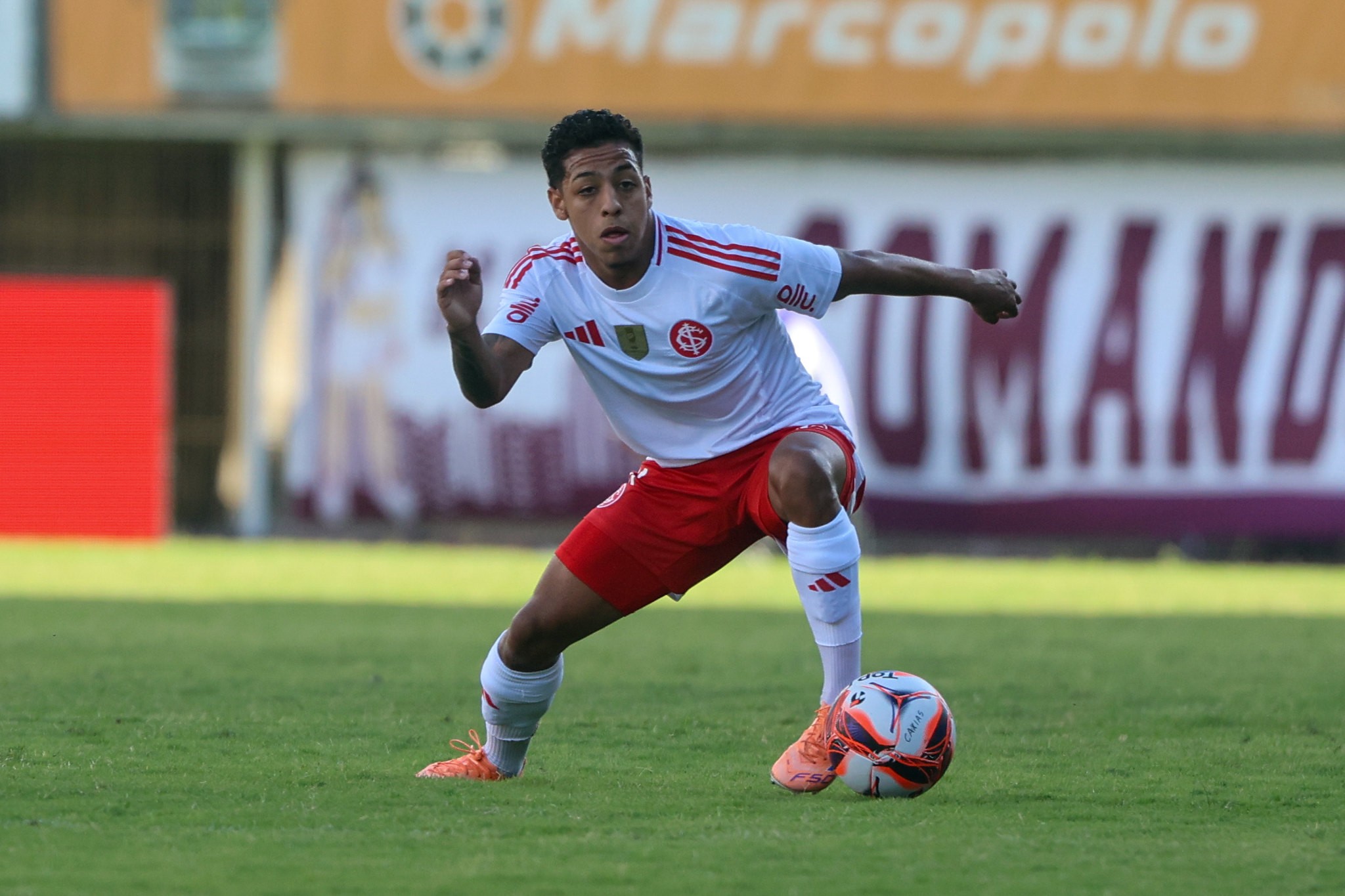 Atuações: Allex e Gustavo Prado comandam vitória do Inter; dê suas notas